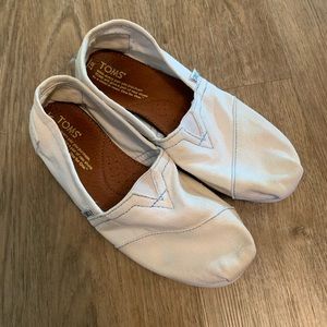Toms shoes women size 7-white